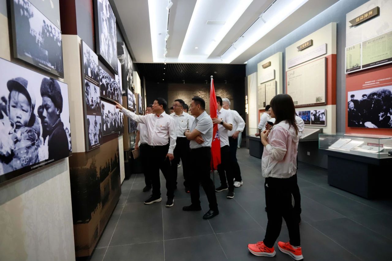 砥礪初心使命，汲取奮進力量丨花花牛乳業(yè)集團黨委組織開展學(xué)習(xí)“焦裕祿精神”主題黨日活動