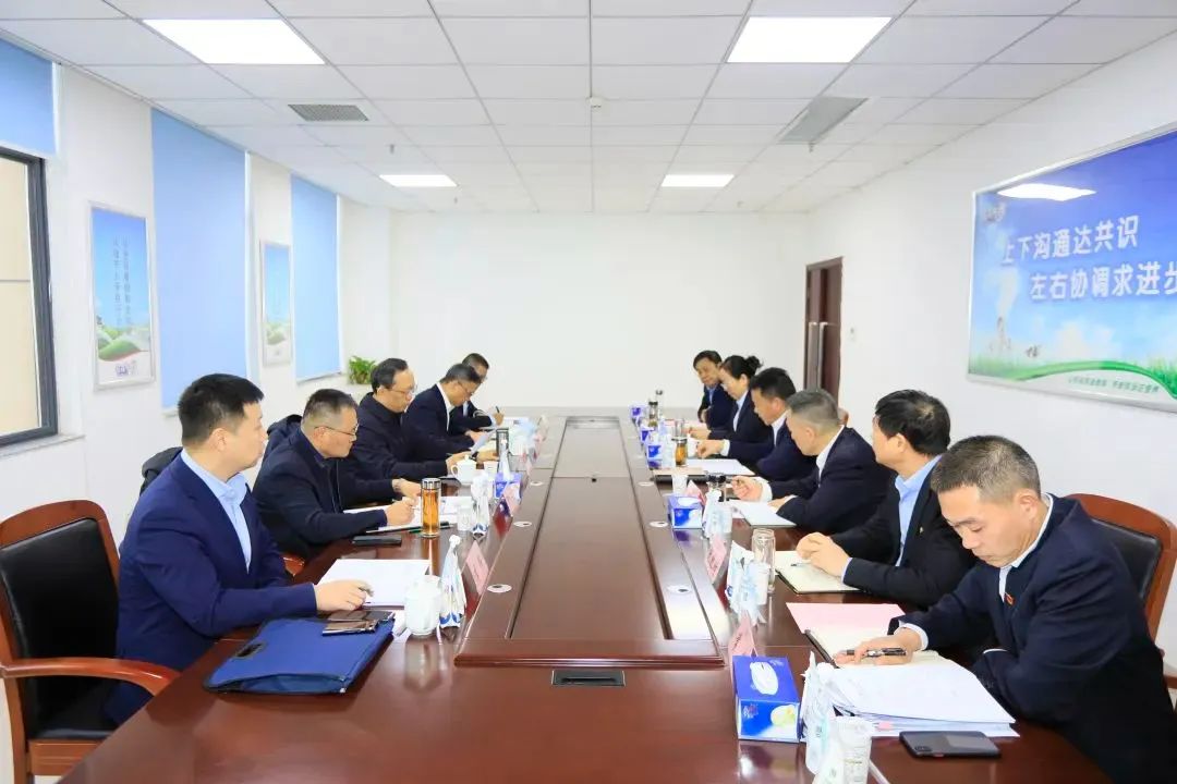 省政府國(guó)資委黨委書記、主任李濤一行到花花牛乳業(yè)集團(tuán)調(diào)研