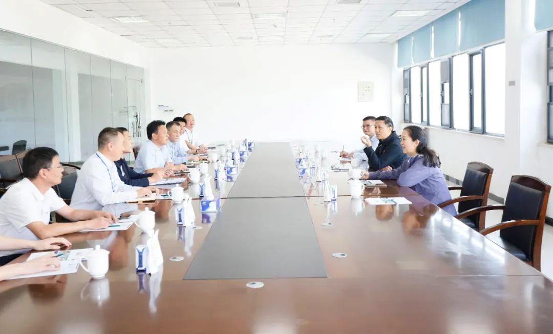 快樂過“雙節(jié)”，安全不放假｜河南農投集團黨委書記、董事長李曉寰一行蒞臨花花牛乳業(yè)集團開展“雙節(jié)”安全生產大檢查活動并慰問一線職工、