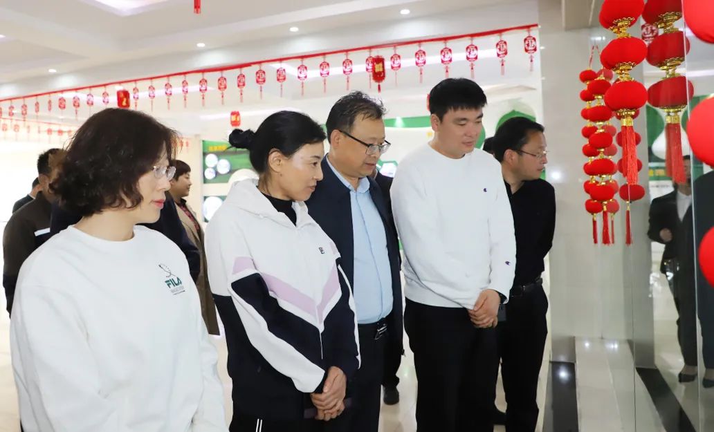 花花牛丨駐馬店市遂平縣政協(xié)黨組書記、主席張衛(wèi)東一行蒞臨花花牛魯山瑞亞牧場參觀