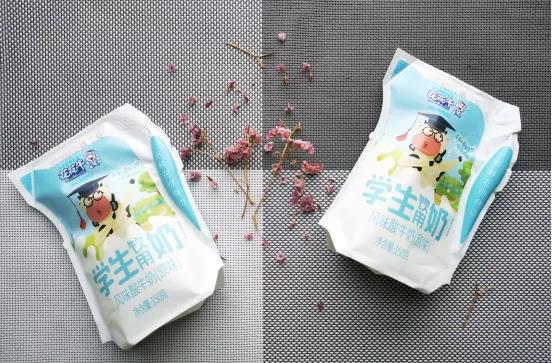 花花牛首款愛克林低溫學(xué)生飲用酸牛奶上市啦?。?！