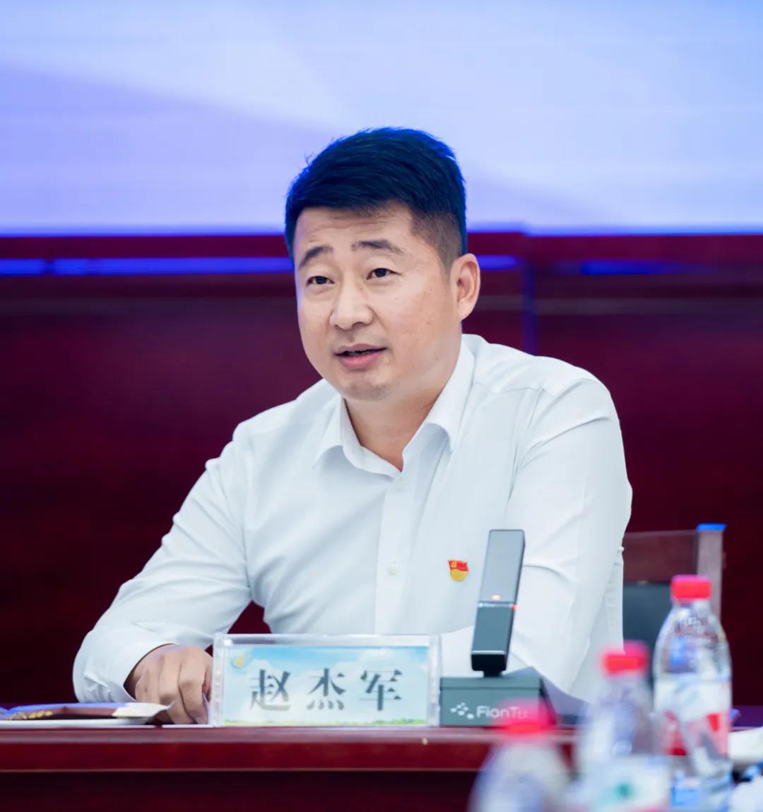 花花牛| 蘭考縣人民政府與蒙牛、花花牛達(dá)成戰(zhàn)略合作 助力河南奶業(yè)高質(zhì)量發(fā)展