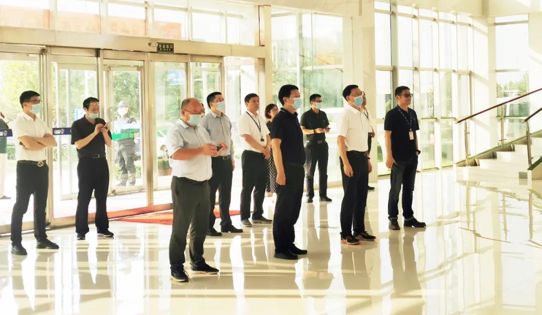 快訊 | 湖北省農業(yè)廳副廳長王海濤等領導一行蒞臨河南花花牛乳業(yè)集團參觀調研