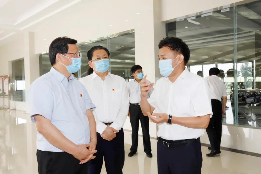 快訊 | 河南省委常委、省紀委書記、省監(jiān)委主任任正曉蒞臨花花牛乳業(yè)集團新蔡瑞亞牧場調(diào)研