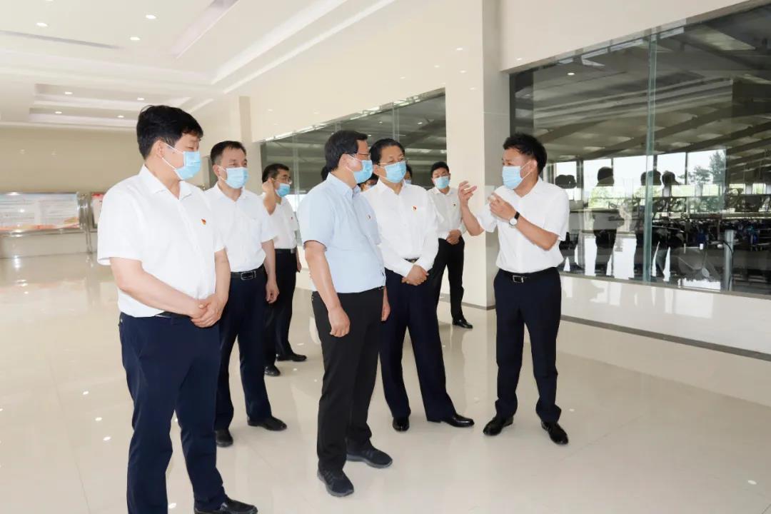 快訊 | 河南省委常委、省紀委書記、省監(jiān)委主任任正曉蒞臨花花牛乳業(yè)集團新蔡瑞亞牧場調(diào)研
