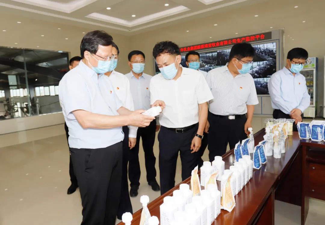 快訊 | 河南省委常委、省紀委書記、省監(jiān)委主任任正曉蒞臨花花牛乳業(yè)集團新蔡瑞亞牧場調(diào)研