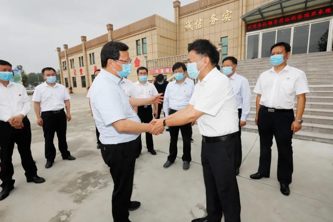 快訊 | 河南省委常委、省紀委書記、省監(jiān)委主任任正曉蒞臨花花牛乳業(yè)集團新蔡瑞亞牧場調(diào)研