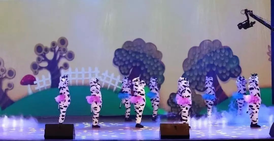 “贏在2019”，花花牛乳業(yè)集團(tuán)2019年新春晚會盛大開幕