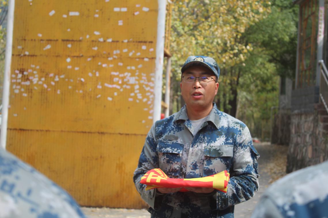 組織開(kāi)展戶(hù)外拓展訓(xùn)練活動(dòng)