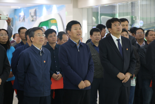 河南省農牧業(yè)產業(yè)扶貧工作觀摩團蒞臨花花牛集團·魯山瑞亞牧業(yè)有限公司參觀考察