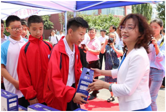 “健康中原，牛奶伴您行——花花牛乳業(yè)集團2018中國小康牛奶行動” 公益助學(xué)啟動儀式隆重舉行