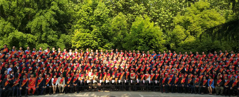 河南花花牛乳業(yè)集團股份有限公司阮曉琦、王曉龍榮獲“鄭州市勞動模范”榮譽稱號