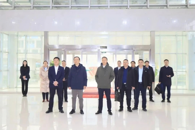 省政府國資委黨委書記、主任李濤一行到花花牛乳業(yè)集團調(diào)研