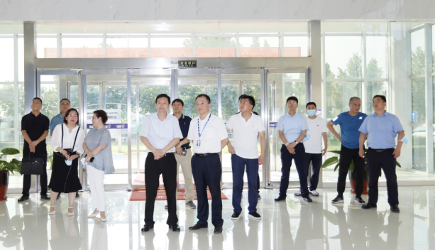 快訊|鄭州市二七區(qū)委副書記、區(qū)長(zhǎng)虎榮鑫蒞臨河南花花牛乳業(yè)集團(tuán)調(diào)研